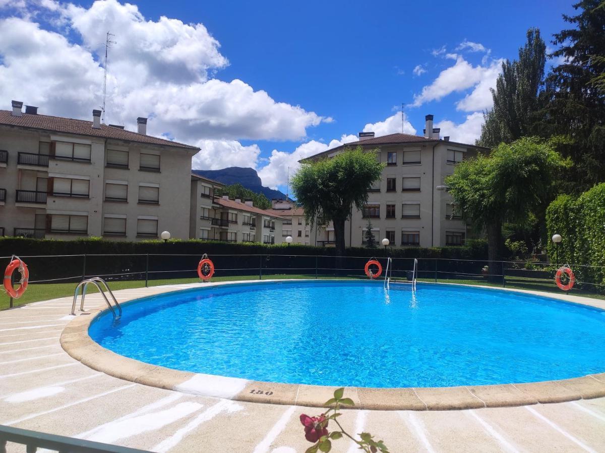 Apartamento Alba Jaca Exterior photo
